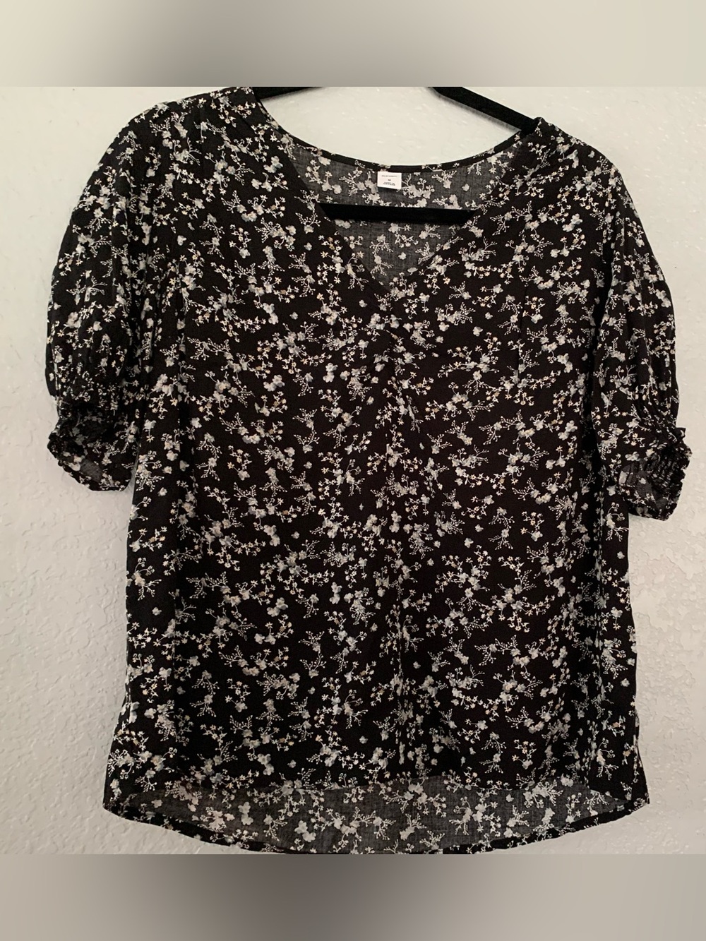 Old Navy Black Floral Puff-Sleeve Blouse